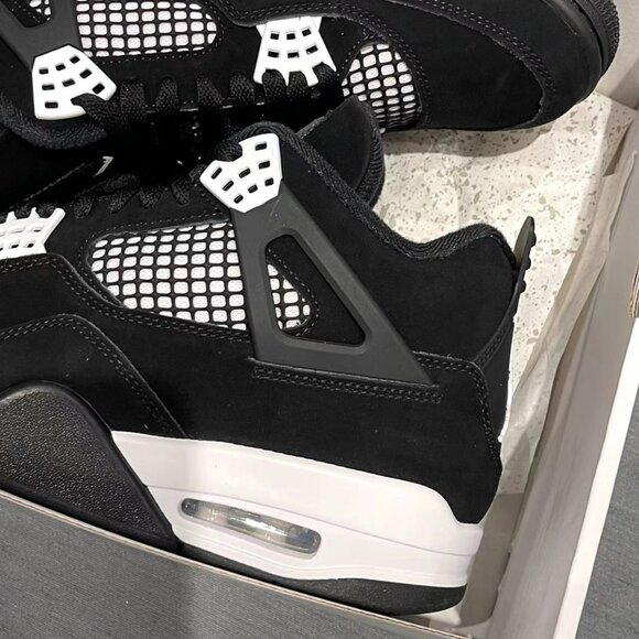 Air Jordan 4 Retro White Thunder - Picture 4 of 8